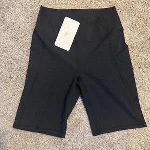 Brand new never worn Fabletics high waisted pocket short